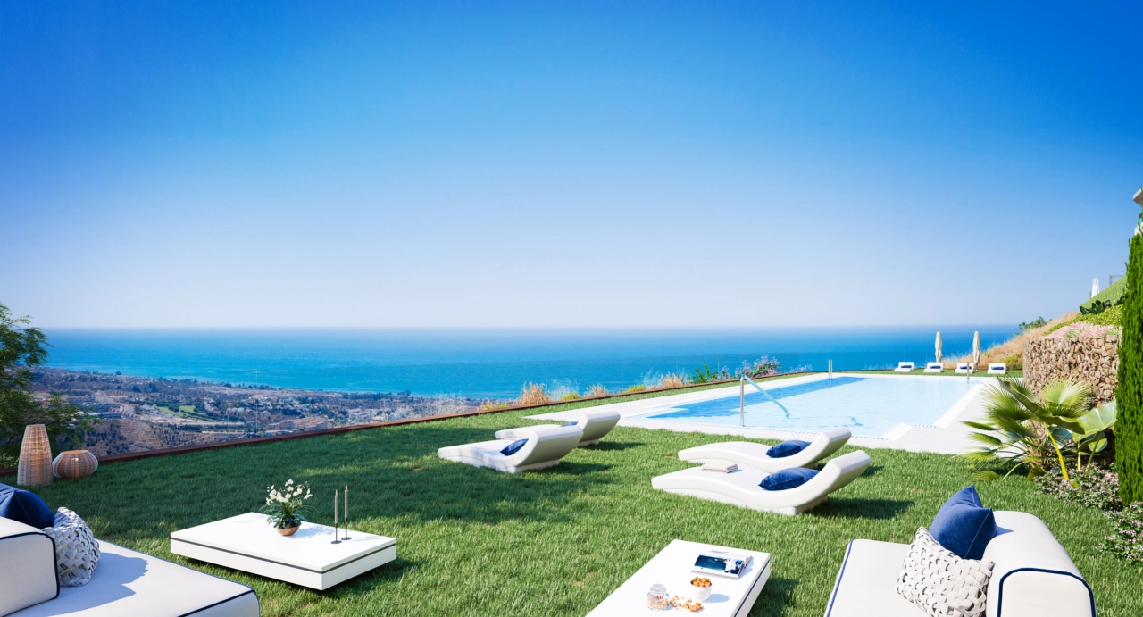 Slapp av ved bassenget i vakre omgivelser med panoramautsikt.