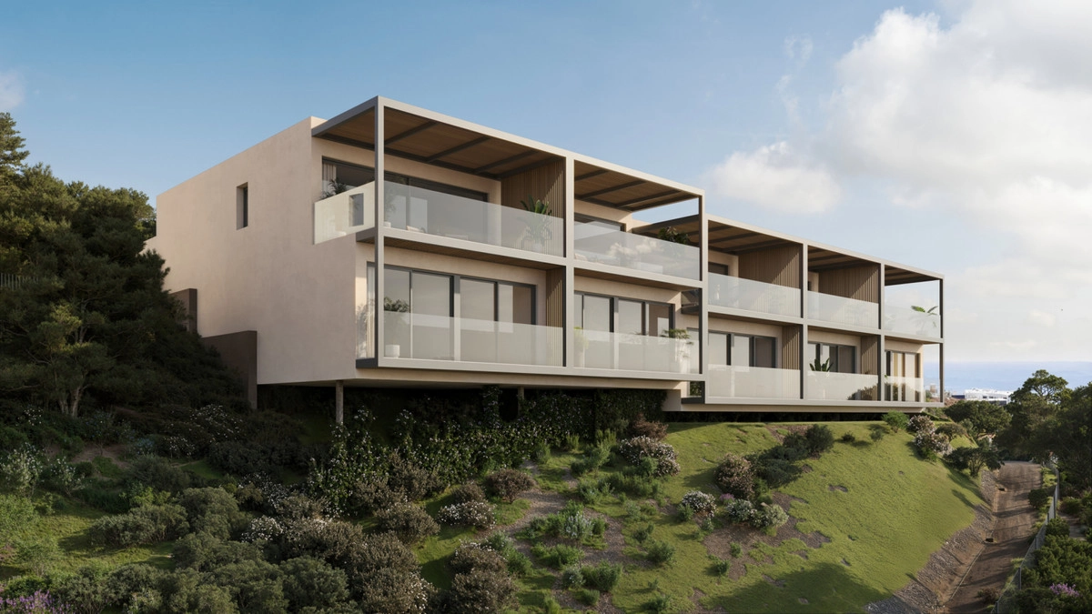 Moderne arkitektur designet for å smelte harmonisk inn i det naturlige landskapet.