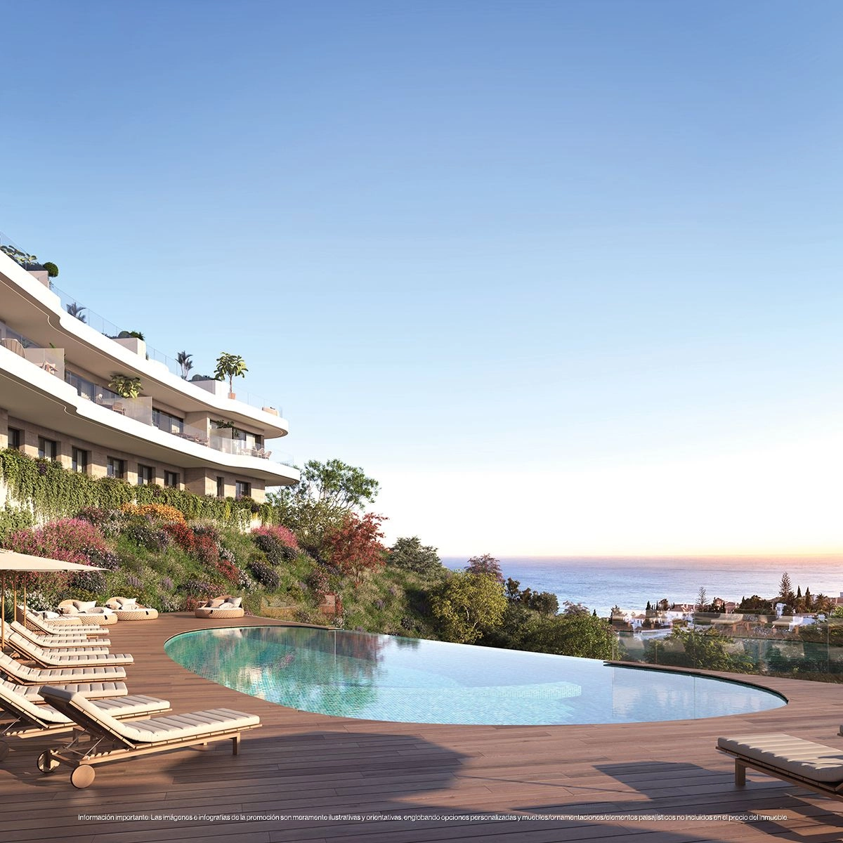 Slapp av ved det fantastiske fellesbassenget, med panoramautsikt over Middelhavet og kystlinjen på Costa del Sol.