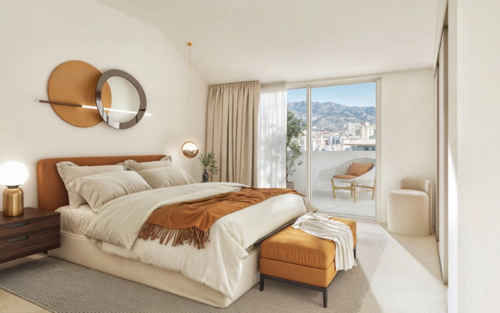 Hovedsoverommet er et fredfullt tilfluktssted med elegant design og direkte tilgang til en privat balkong.