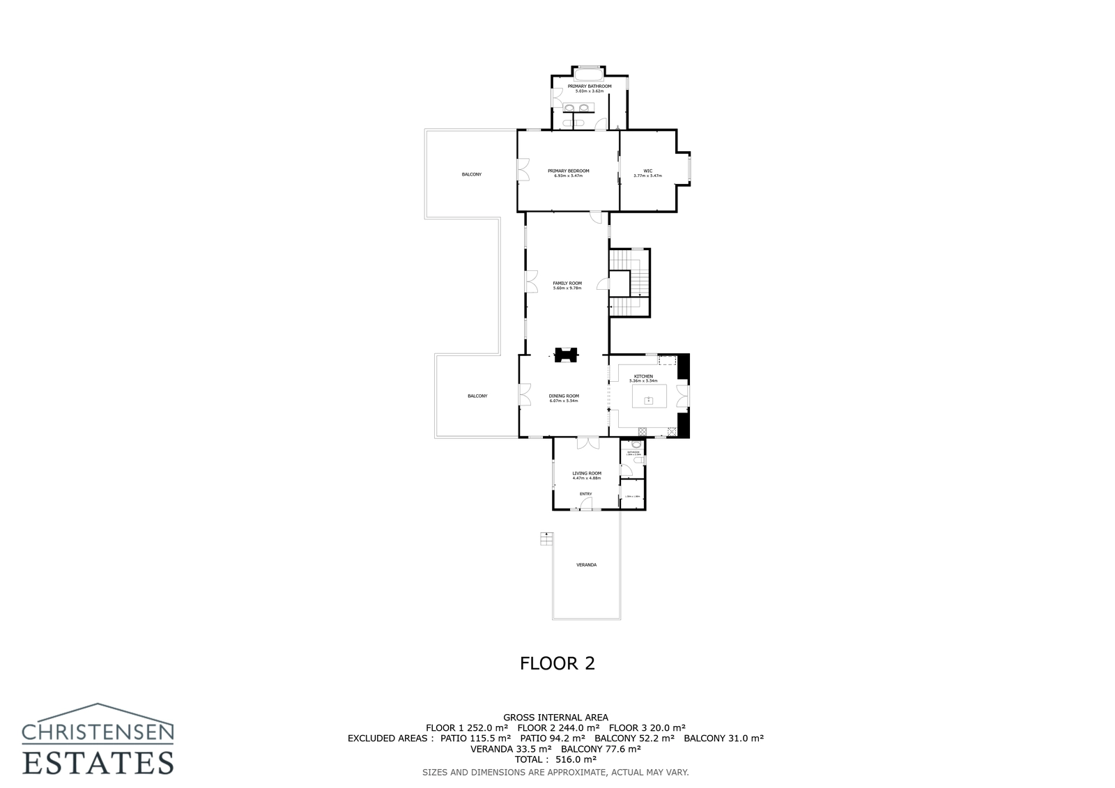 Planløsningen for hovedetasjen har et åpent stueområde, et moderne kjøkken og den luksuriøse master suiten, designet for komfort og sømløs overgang mellom innendørs og utendørs liv.