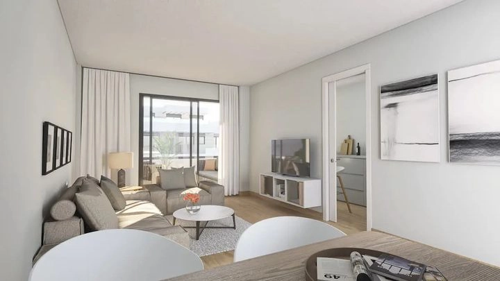 Oppholdsrommene er gjennomtenkt designet for komfort og en moderne livsstil.