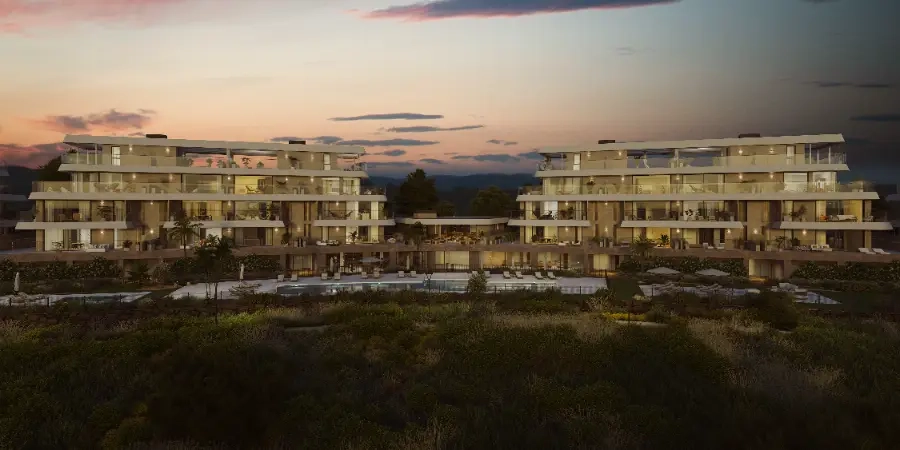 Utviklingen presenterer en fantastisk silhuett mot kveldshimmelen på Costa del Sol.