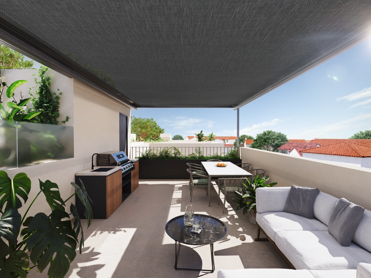 Det romslige solariet er perfekt for utendørs bespisning og underholdning av gjester.